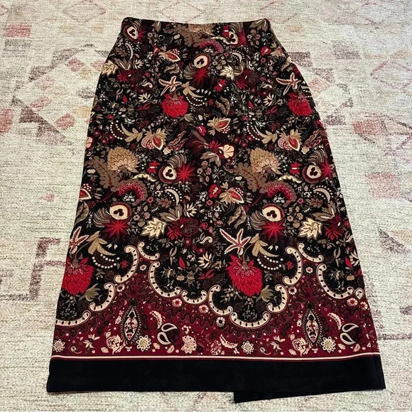 Y2k Briggs Black and red floral print skirt size 8 petite - Picture 3 of 10